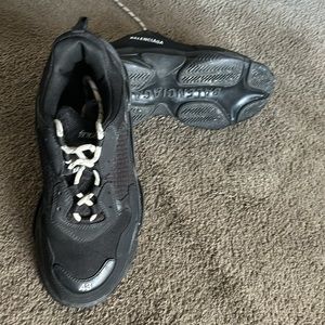 These are Balenciaga triple S they are a size 10 and I wore them twice